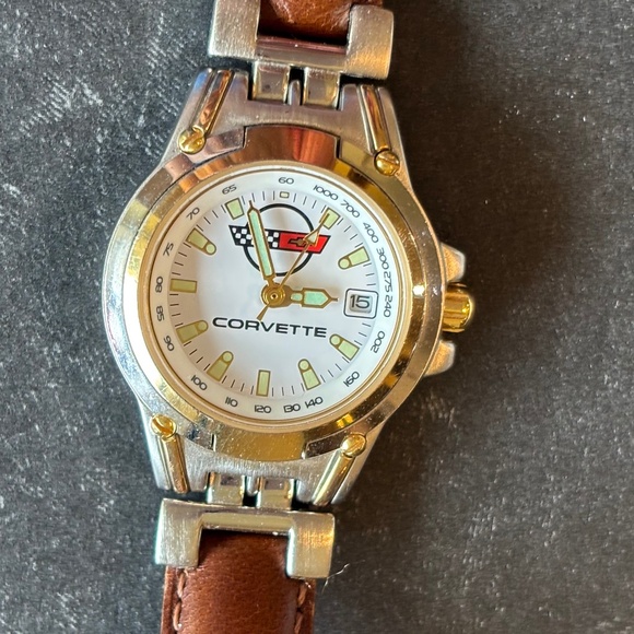 Chevrolet Corvette Ladies Silver Gold Watch 1990\'s Leather Band Quartz Accuracy main image 11